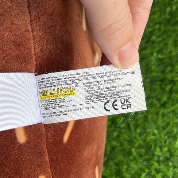 SQUISHMALLOW Hila The Hedgehog - Picture 6 of 7